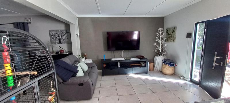 4 Bedroom Property for Sale in Bothasig Western Cape